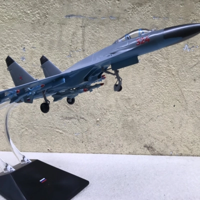 ​Mô hình Máy báy tiêm kich SU-35 ABS tỷ lệ 1:72
