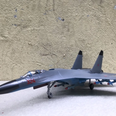 ​Mô hình Máy báy tiêm kich SU-35 ABS tỷ lệ 1:72