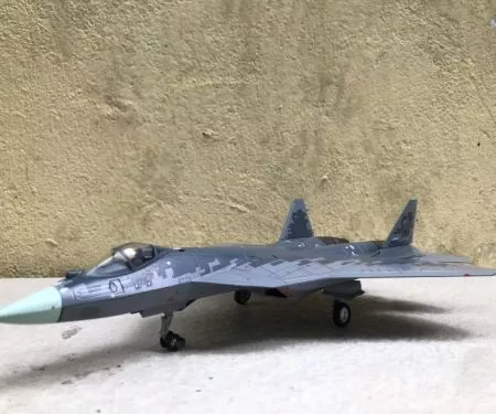 ​Mô hình máy bay Tiêm kích SU-57  tỷ lệ 1:72
