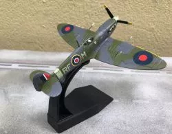 Mô hình Máy bay Tiêm kích Supermarine Spitfire  tỷ lệ 1:72