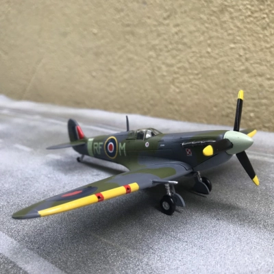 Mô hình Máy bay Tiêm kích Supermarine Spitfire  tỷ lệ 1:72