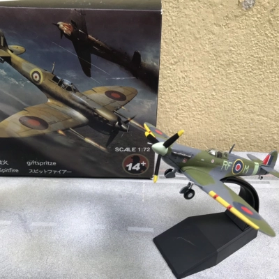 Mô hình Máy bay Tiêm kích Supermarine Spitfire  tỷ lệ 1:72