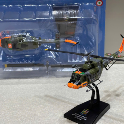 ​Mô hình Máy bay Trực Thăng Agusta-Bell AB 212 tỷ lệ 1/100