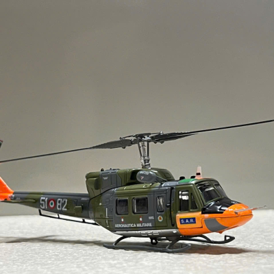 ​Mô hình Máy bay Trực Thăng Agusta-Bell AB 212 tỷ lệ 1/100