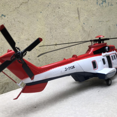 Mô hình máy bay Trực Thăng EC225 Super Puma tỷ lệ 1:48