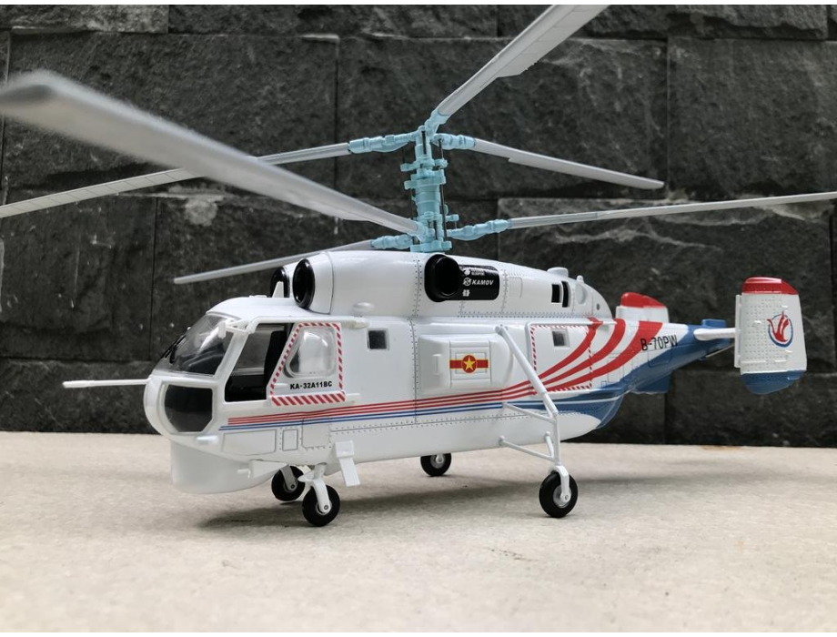 Mô hình máy bay Trực Thăng Ka-32A tỷ lệ 1:48 Mô hình máy bay Trực Thăng Ka-32A tỷ lệ 1:48