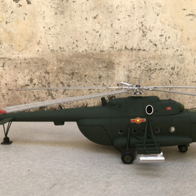 Mô hình máy bay Trực Thăng Mi-171 QĐND-VN tỷ lệ 1:48