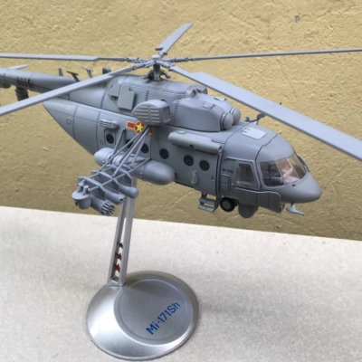 Mô hình máy bay Trực Thăng MI-171 sh tỷ lệ 1:48