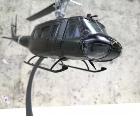 ​Mô hình máy bay Trực Thăng UH-1 Huey tỷ lệ 1:48