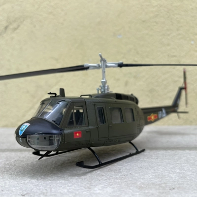 Mô hình máy bay Trực Thăng UH-1 Huey tỷ lệ 1:48