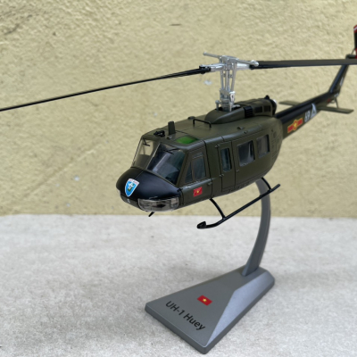 Mô hình máy bay Trực Thăng UH-1 Huey tỷ lệ 1:48