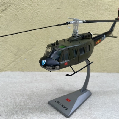 Mô hình máy bay Trực Thăng UH-1 Huey tỷ lệ 1:48