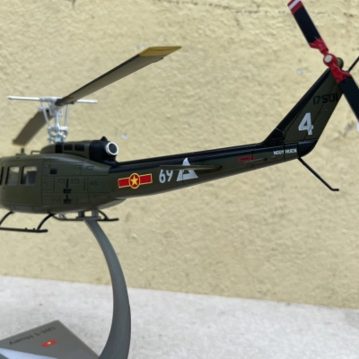 Mô hình máy bay Trực Thăng UH-1 Huey tỷ lệ 1:48