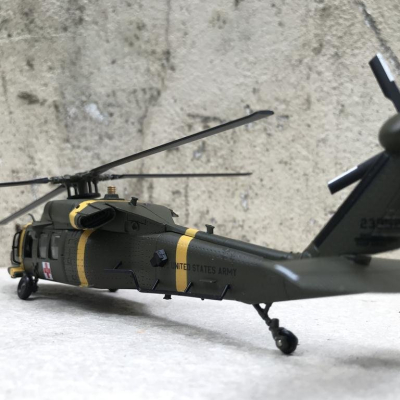 Mô hình máy bay Trực Thăng UH-60 Black Hawk tỷ lệ 1:72