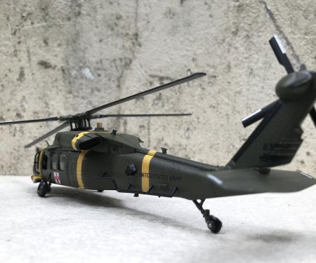 ​Mô hình máy bay Trực Thăng UH-60 Black Hawk tỷ lệ 1:72