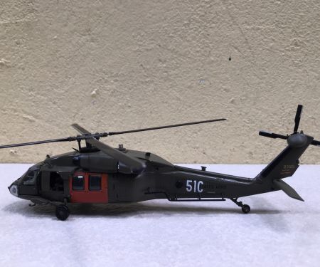 ​Mô hình máy bay Trực Thăng UH-60M Black Hawk 51C tỷ lệ  1:72