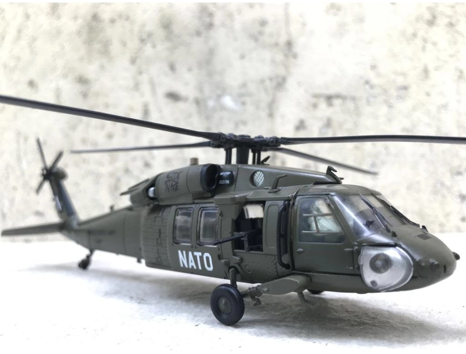 Mô hình máy bay Trực Thăng UH-60M Black Hawk NATO tỷ lệ 1:72