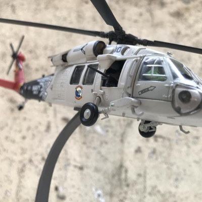 Mô hình máy bay Trực Thăng UH-60M Black Hawk NAVY tỷ lệ 1:72