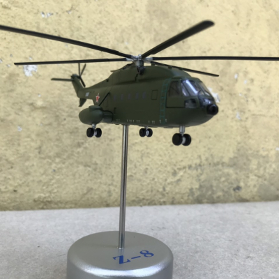 Mô hình máy bay Trực Thăng Z-8 tỷ lệ 1:144
