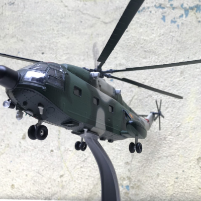 Mô hình máy bay Trực Thăng Z-8 tỷ lệ 1:60