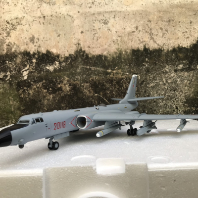 Mô hình Máy bay Tupolev TU-16K Badger-E  tỷ lệ 1:72