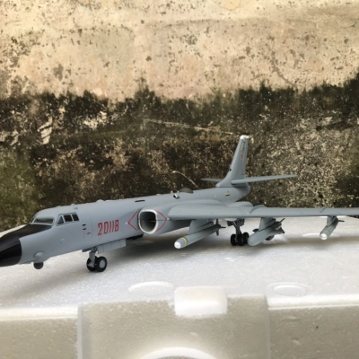 Mô hình Máy bay Tupolev TU-16K Badger-E  tỷ lệ 1:72