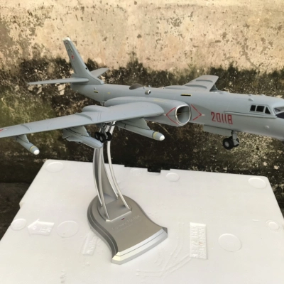 Mô hình Máy bay Tupolev TU-16K Badger-E  tỷ lệ 1:72