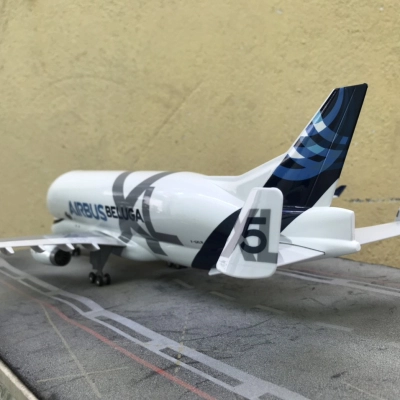 Mô hình máy bay vận tải AIRBUS Beluga tỷ lệ 1:150