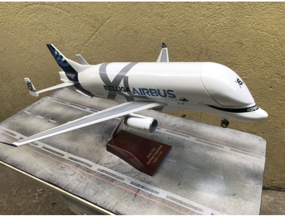 Mô hình máy bay vận tải AIRBUS Beluga tỷ lệ 1:150 Mô hình máy bay vận tải AIRBUS Beluga tỷ lệ 1:150