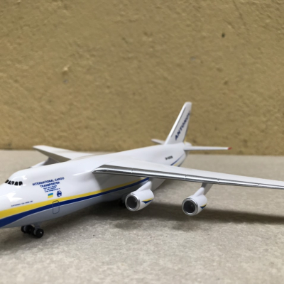 Mô hình máy bay Vận tải An-124 Antonov AIRLINE tỷ lệ 1:400