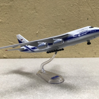 Mô hình máy bay Vận tải  An-124 Volga-Dnepr tỷ lệ 1:400
