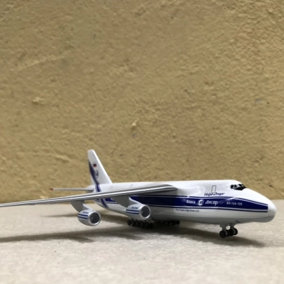Mô hình máy bay Vận tải  An-124 Volga-Dnepr tỷ lệ 1:400
