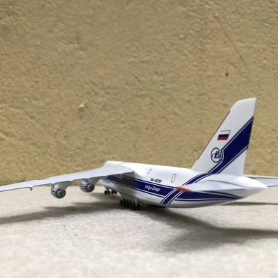 Mô hình máy bay Vận tải  An-124 Volga-Dnepr tỷ lệ 1:400