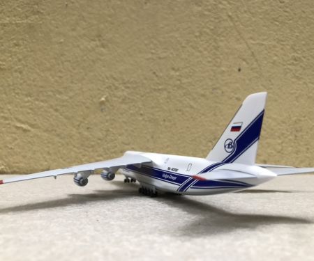 ​Mô hình máy bay Vận tải  An-124 Volga-Dnepr tỷ lệ 1:400