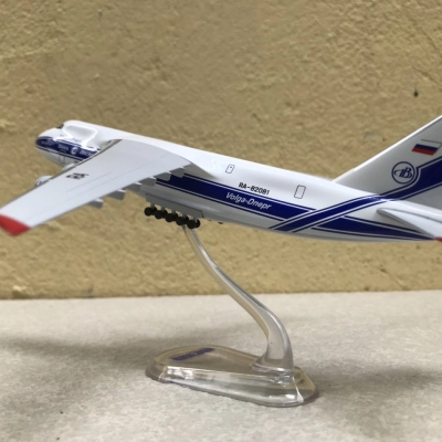 Mô hình máy bay Vận tải  An-124 Volga-Dnepr tỷ lệ 1:400