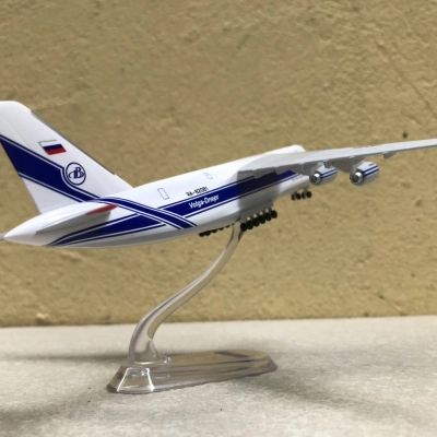 Mô hình máy bay Vận tải  An-124 Volga-Dnepr tỷ lệ 1:400