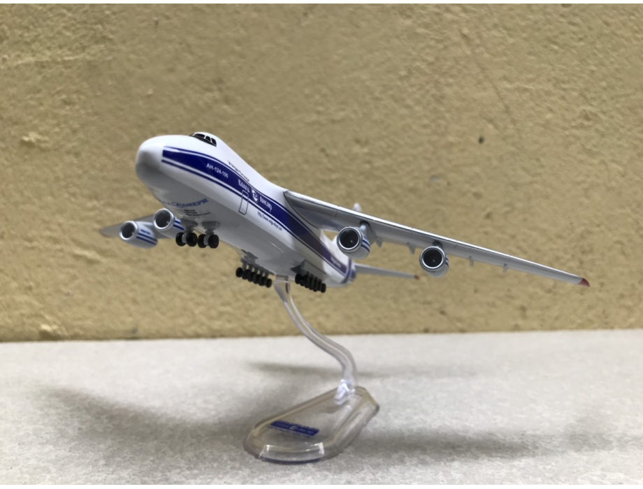 Mô hình máy bay Vận tải An-124 Volga-Dnepr tỷ lệ 1:400 Mô hình máy bay Vận tải An-124 Volga-Dnepr tỷ lệ 1:400