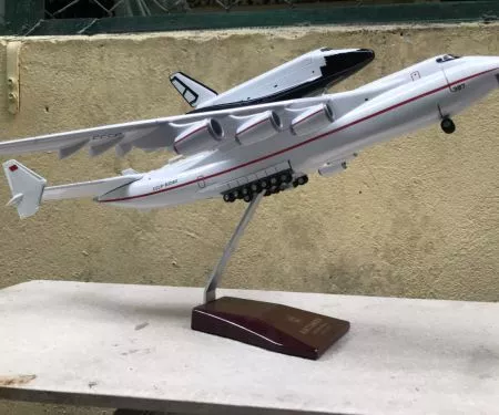​Mô hình máy bay Vận Tải AN-225 CCCP tỷ lệ 1:200