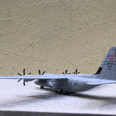 Mô hình máy bay vận tải C-130J tỷ lệ 1:200