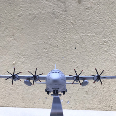Mô hình máy bay vận tải C-130J tỷ lệ 1:200