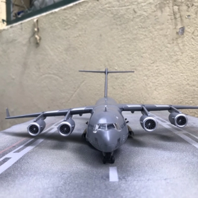 Mô hình Máy bay vận tải C-17 U.S AIR FORCE (có Hộp nhựa trong) tỷ lệ 1:200