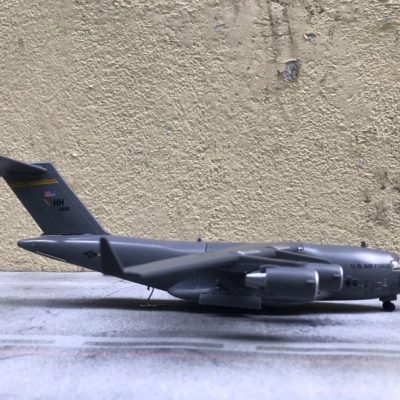 Mô hình Máy bay vận tải C-17 U.S AIR FORCE (có Hộp nhựa trong) tỷ lệ 1:200