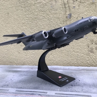 Mô hình Máy bay vận tải C-17 U.S AIR FORCE (có Hộp nhựa trong) tỷ lệ 1:200