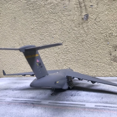 Mô hình Máy bay vận tải C-17 U.S AIR FORCE (có Hộp nhựa trong) tỷ lệ 1:200