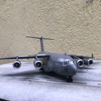 Mô hình Máy bay vận tải C-17 U.S AIR FORCE (có Hộp nhựa trong) tỷ lệ 1:200