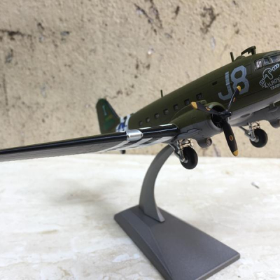Mô hình máy bay Vận tải C-47 tỷ lệ 1:100