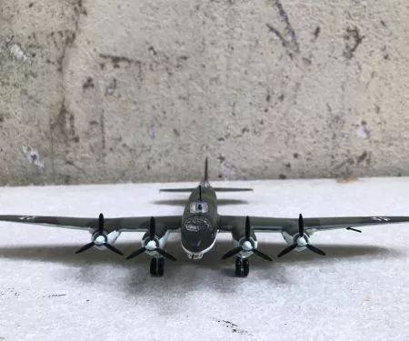 ​Mô hình máy bay vận tải Focke-Wulf FW 200 Condor tỷ lệ 1:144