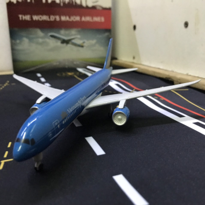 Mô hình máy bay Vietnam Airline 787  tỷ lệ 1:350