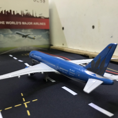 Mô hình máy bay Vietnam Airline 787  tỷ lệ 1:350