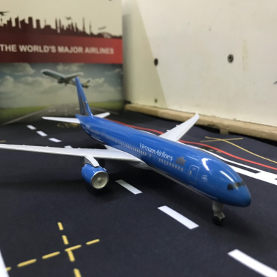 Mô hình máy bay Vietnam Airline 787  tỷ lệ 1:350